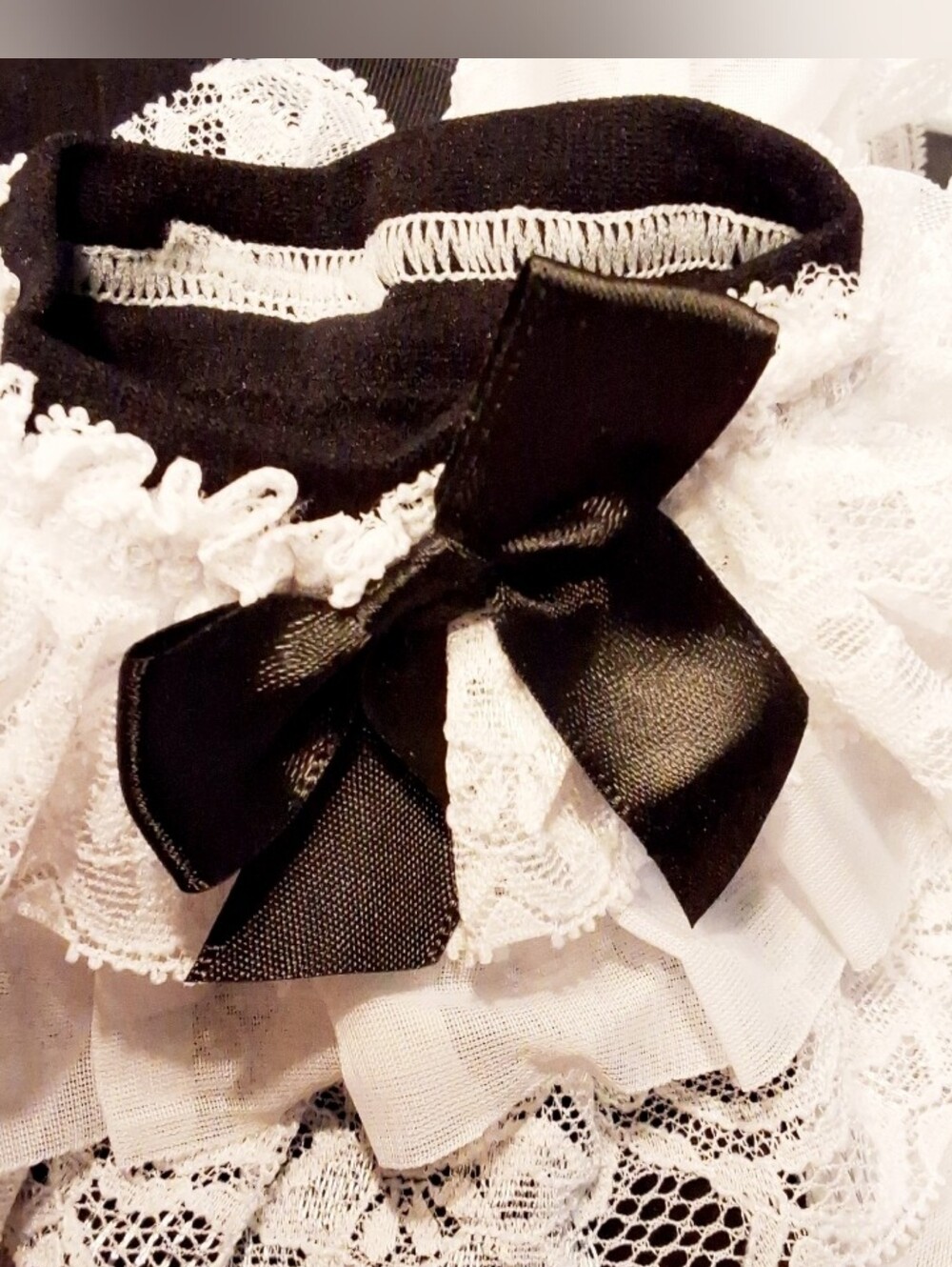 Black With White Ruffle Lolita Style Calf High Stockings - Picture 3 of 4
